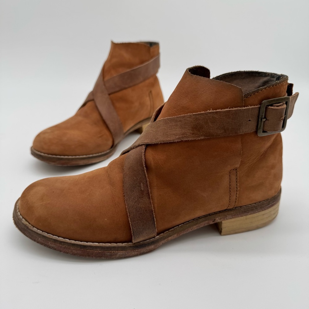 Free People Las Palmas Brown Distressed Leather Buckle Ankle Boot Size 37/6.5